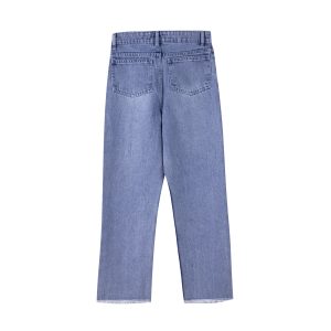 نمای پشت شلوار جین راسته زنانه