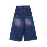 نمای پشت شلوار جین زنانه