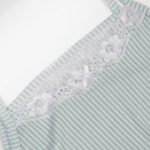 نمای نزدیک تاپ نخی زنانه راه راه ریز