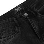 شلوار جین ذغالی نمای نزدیک