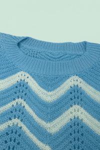 بافت زیگزاگی زنانه رنگ آبی نمای نزدیک