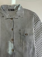 نمای نزدیک ژاکت سفید