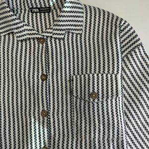 نمای نزدیک ژاکت سفید